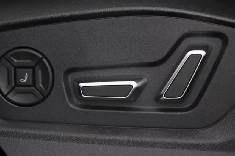 Audi SQ8 din 2025 cu 50 km - oferta AUD120451 - foto 18