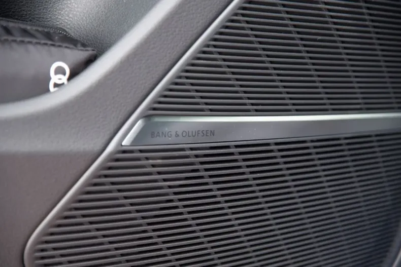 Audi Q8 din 2025 cu 50 km - oferta AUD120452 - foto 9