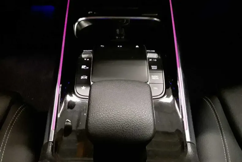 Mercedes-Benz GLA 220 din 2021 cu 76.403 km - oferta MER120453 - foto 5