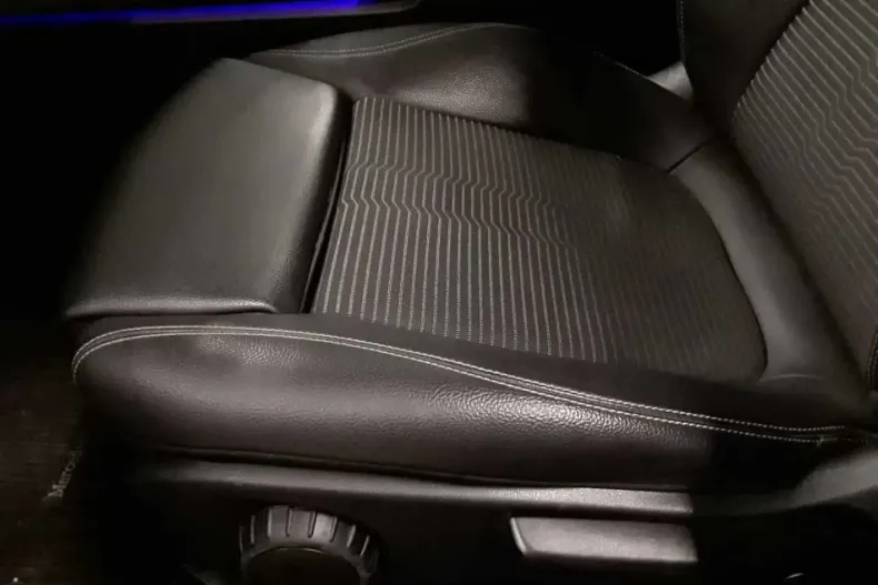 Mercedes-Benz GLA 220 din 2021 cu 76.403 km - oferta MER120453 - foto 10