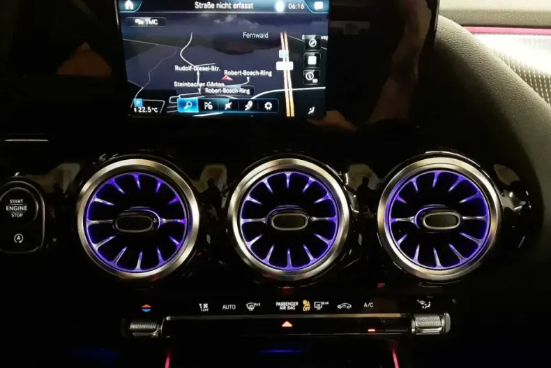 Mercedes-Benz GLA 220 din 2021 cu 76.403 km - oferta MER120453 - foto 11