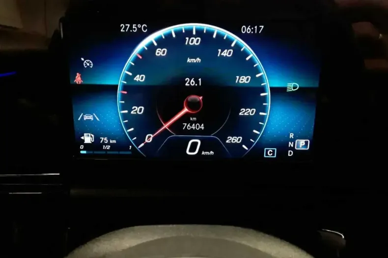 Mercedes-Benz GLA 220 din 2021 cu 76.403 km - oferta MER120453 - foto 13