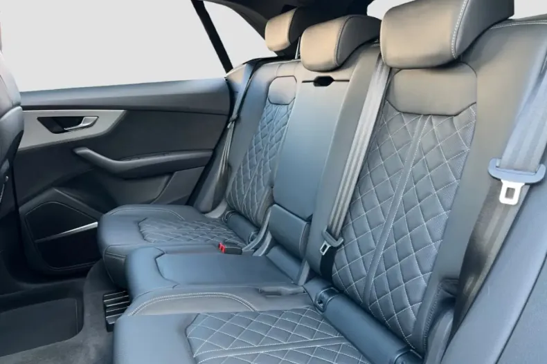 Audi SQ8 din 2025 cu 1.200 km - oferta AUD120454 - foto 11