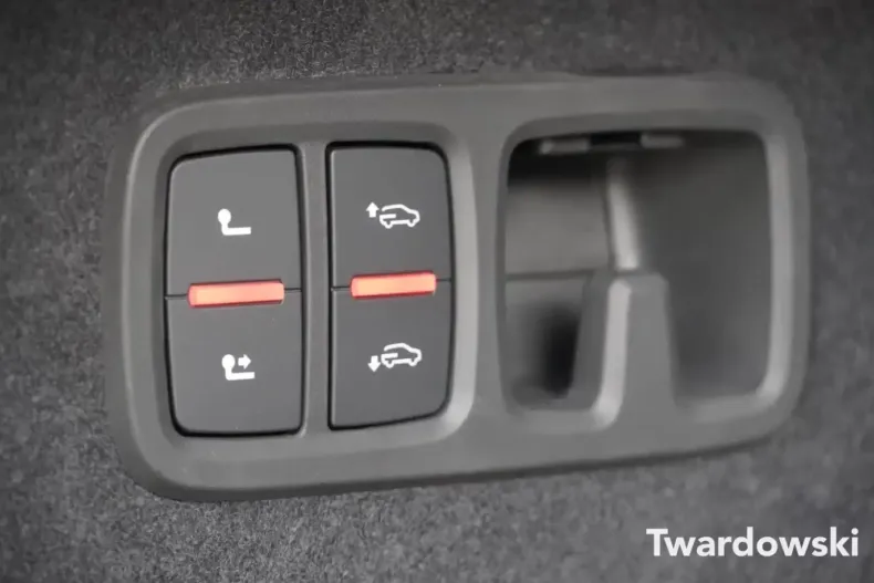 Audi Q8 din 2024 cu 7.700 km - oferta AUD120455 - foto 17