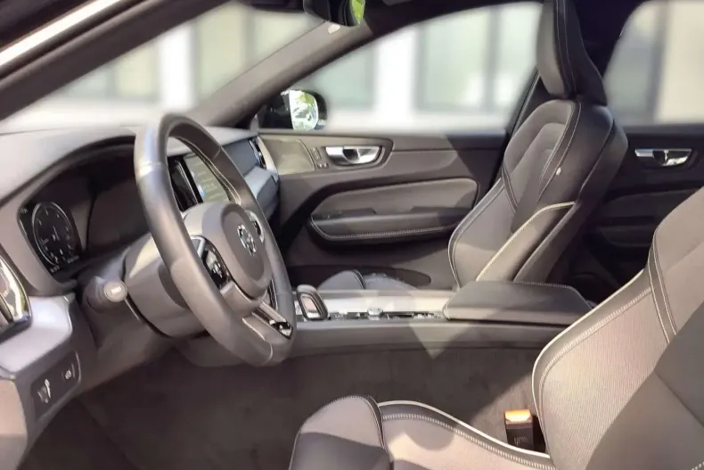 Volvo XC60 din 2022 cu 49.900 km - oferta VOL120472 - foto 7