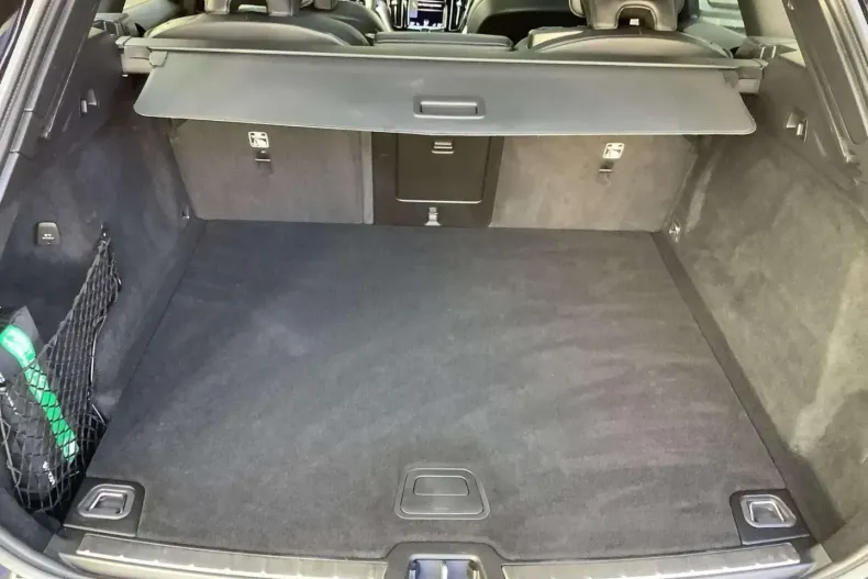 Volvo XC60 din 2022 cu 49.900 km - oferta VOL120472 - foto 11