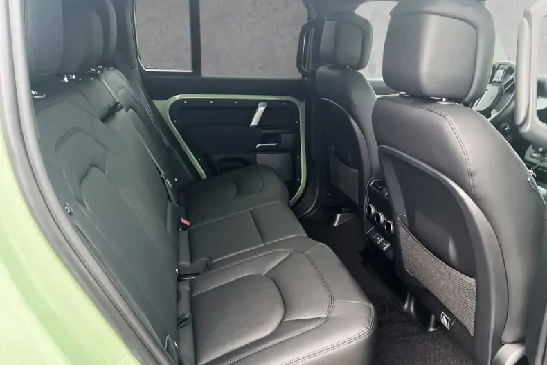 Land Rover Defender din 2024 cu 76.000 km - oferta LAN120485 - foto 8