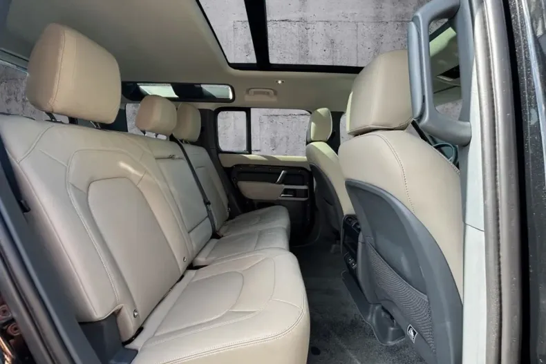 Land Rover Defender din 2024 cu 35.900 km - oferta LAN120486 - foto 8