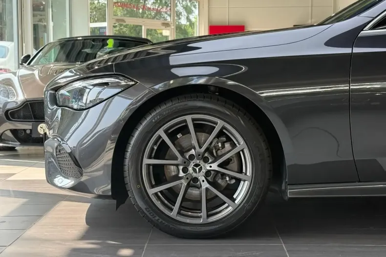 Mercedes-Benz CLE 200 din 2023 cu 26.600 km - oferta MER120491 - foto 2