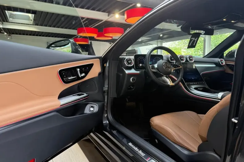 Mercedes-Benz CLE 200 din 2023 cu 26.600 km - oferta MER120491 - foto 8