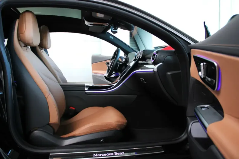 Mercedes-Benz CLE 200 din 2024 cu 23.900 km - oferta MER120493 - foto 8