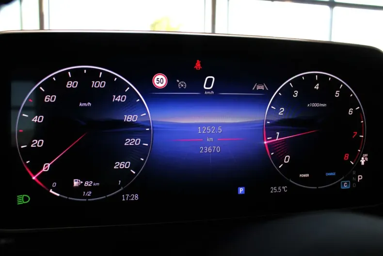 Mercedes-Benz CLE 200 din 2024 cu 23.900 km - oferta MER120493 - foto 14