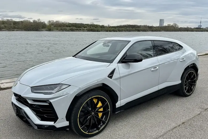Lamborghini Urus din 2023 cu 21.000 km - oferta LAM120510 - foto 1