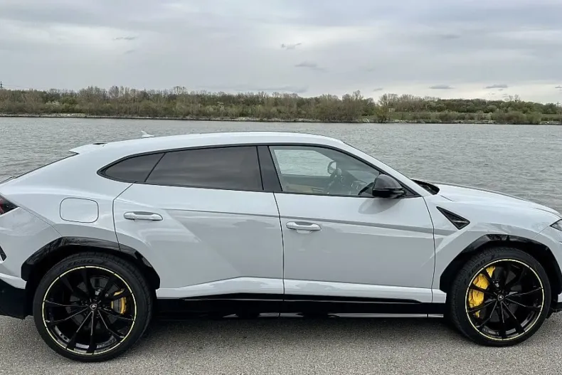 Lamborghini Urus din 2023 cu 21.000 km - oferta LAM120510 - foto 2