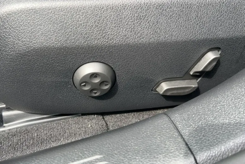 Mercedes-Benz E 200 din 2024 cu 13.000 km - oferta MER120517 - foto 10