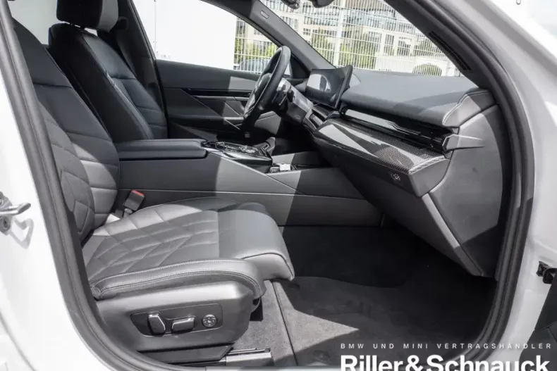 BMW 520 din 2024 cu 25.300 km - oferta BMW120536 - foto 9