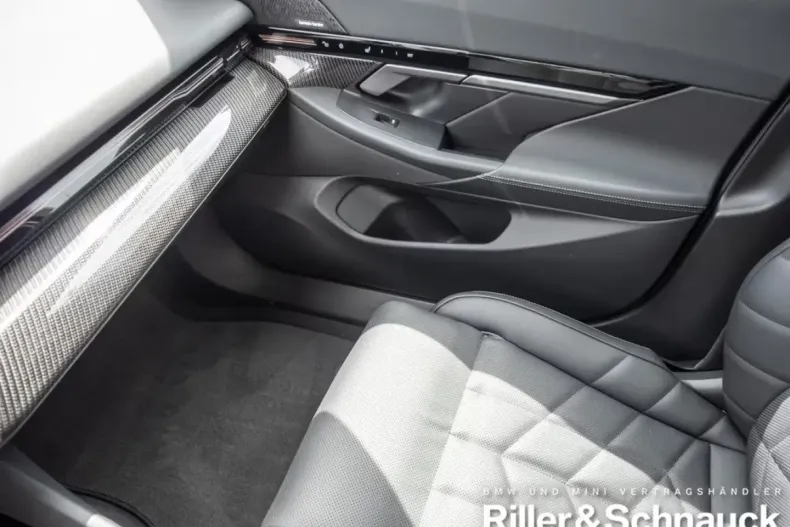 BMW 520 din 2024 cu 25.300 km - oferta BMW120536 - foto 10