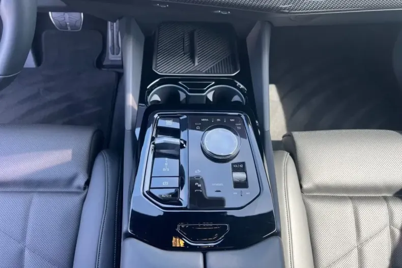 BMW 520 din 2024 cu 25.600 km - oferta BMW120537 - foto 11