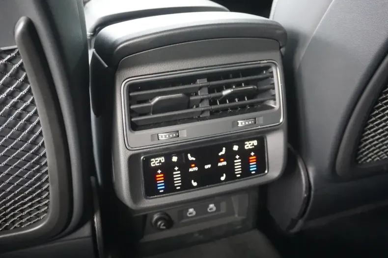 Audi Q8 din 2023 cu 19.995 km - oferta AUD120547 - foto 11