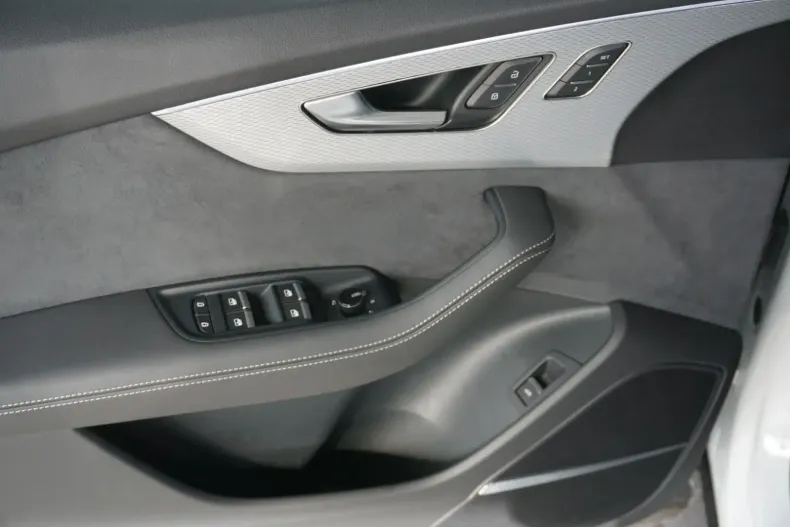 Audi Q8 din 2023 cu 19.995 km - oferta AUD120547 - foto 30