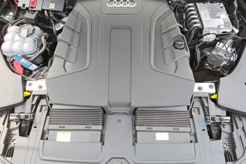 Audi Q8 din 2023 cu 27.261 km - oferta AUD120548 - foto 20