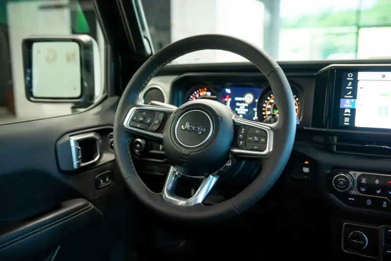 Jeep Wrangler din 2024 cu 4.686 km - oferta JEE120554 - foto 26