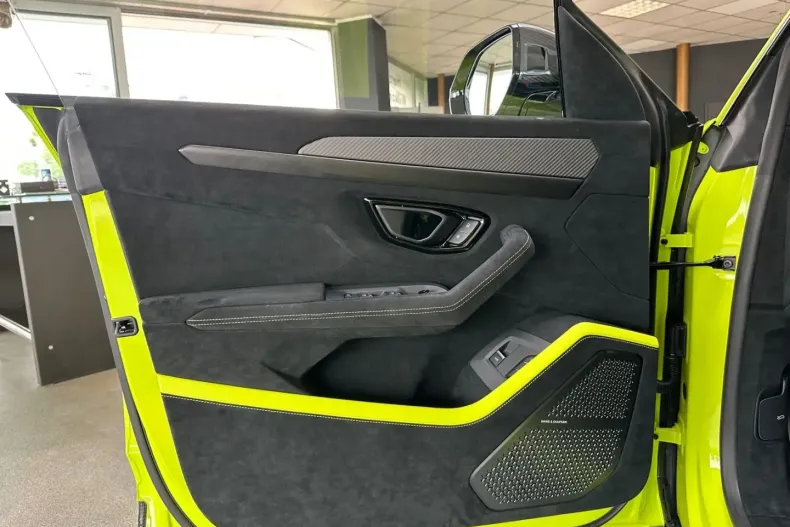 Lamborghini Urus din 2024 cu 10.670 km - oferta LAM120568 - foto 5