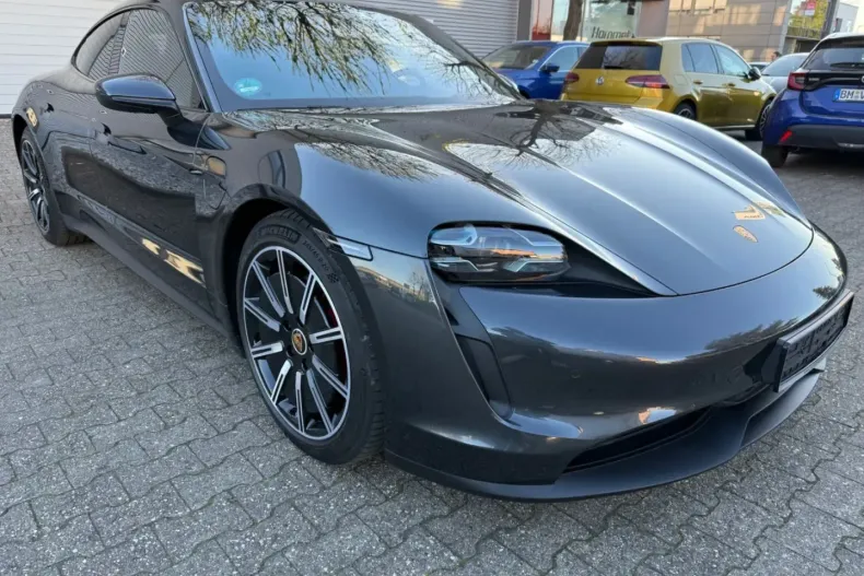 Porsche Taycan din 2020 cu 72.827 km - oferta POR120597 - foto 3