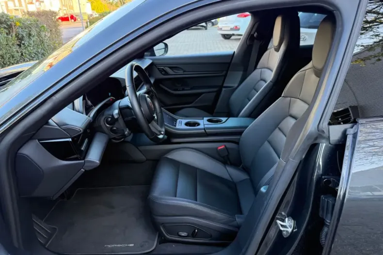 Porsche Taycan din 2020 cu 72.827 km - oferta POR120597 - foto 9