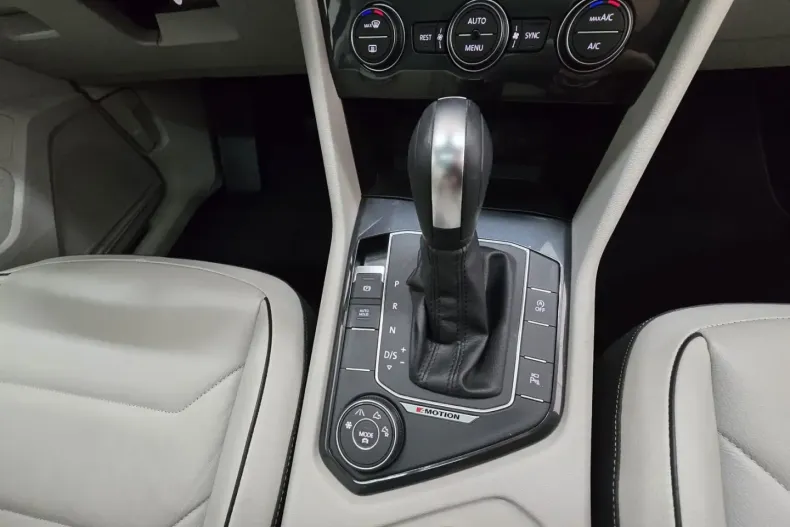 Volkswagen Tiguan din 2020 cu 65.990 km - oferta VOL120601 - foto 13