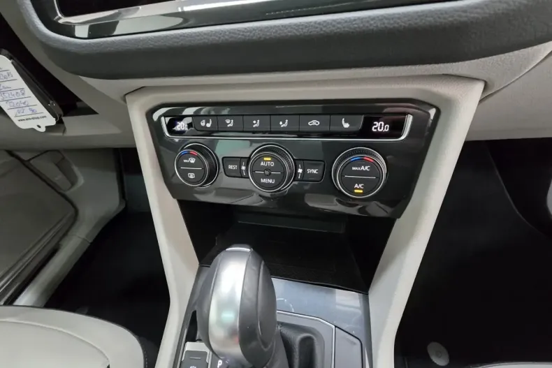 Volkswagen Tiguan din 2020 cu 65.990 km - oferta VOL120601 - foto 14