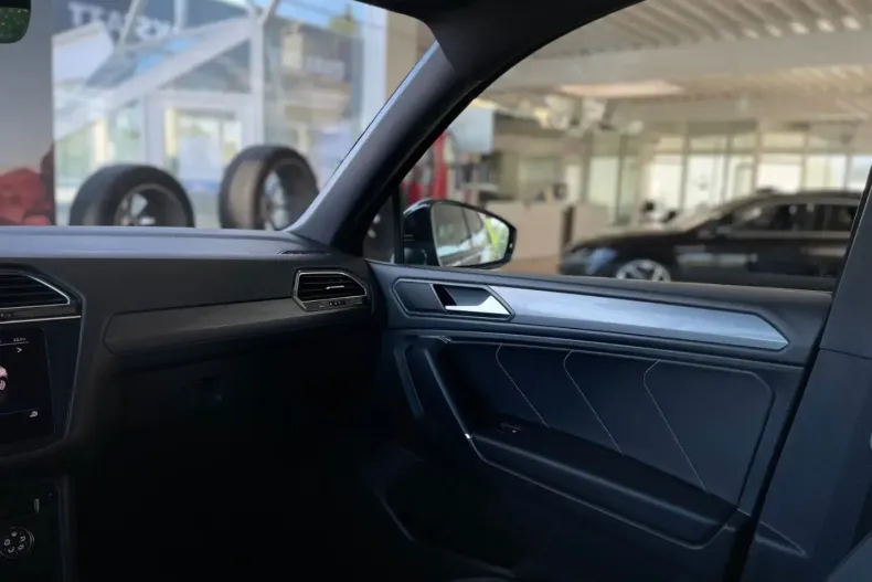 Volkswagen Tiguan Allspace din 2020 cu 84.334 km - oferta VOL120610 - foto 39