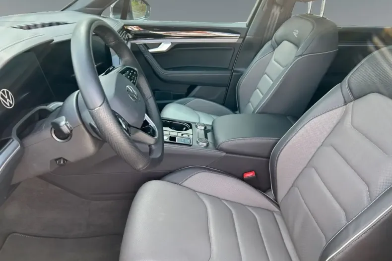 Volkswagen Touareg din 2023 cu 11.017 km - oferta VOL120611 - foto 9