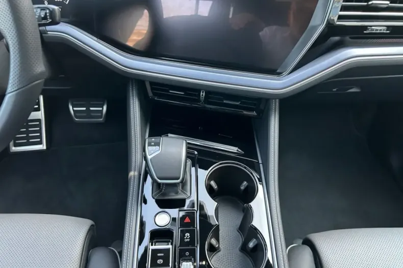 Volkswagen Touareg din 2023 cu 11.017 km - oferta VOL120611 - foto 11