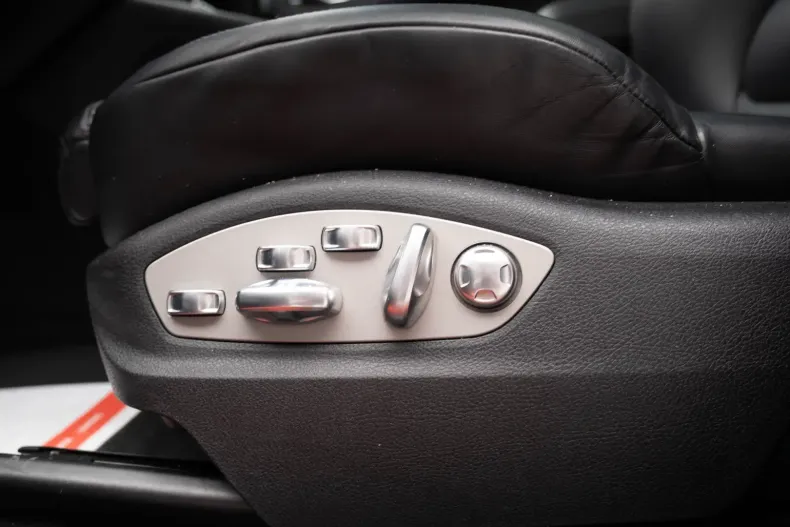 Porsche Macan din 2023 cu 25.500 km - oferta POR120612 - foto 19