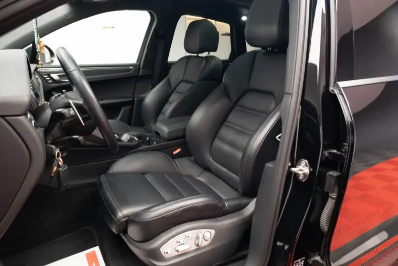 Porsche Macan din 2023 cu 25.500 km - oferta POR120612 - foto 20