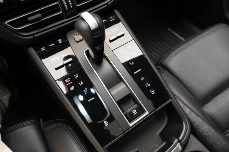 Porsche Macan din 2023 cu 25.500 km - oferta POR120612 - foto 32