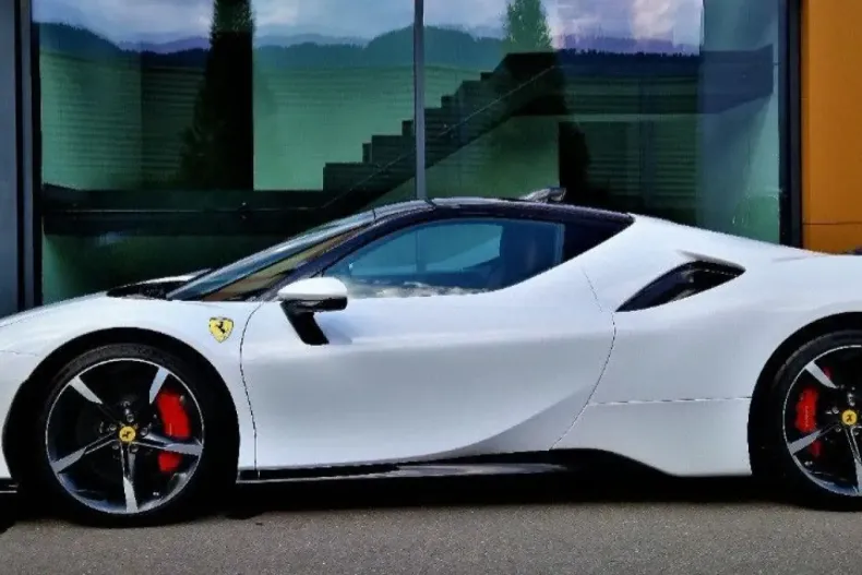 Ferrari SF90 din 2021 cu 3.150 km - oferta FER120637 - foto 3