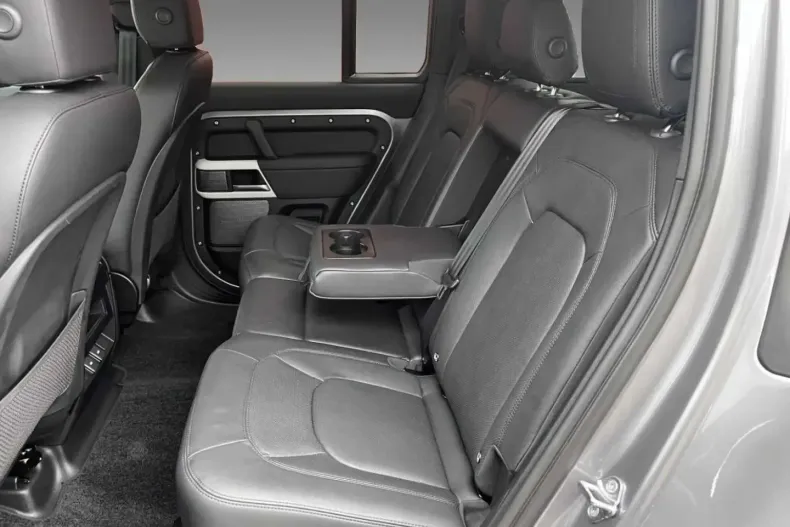 Land Rover Defender din 2023 cu 24.985 km - oferta LAN120641 - foto 8