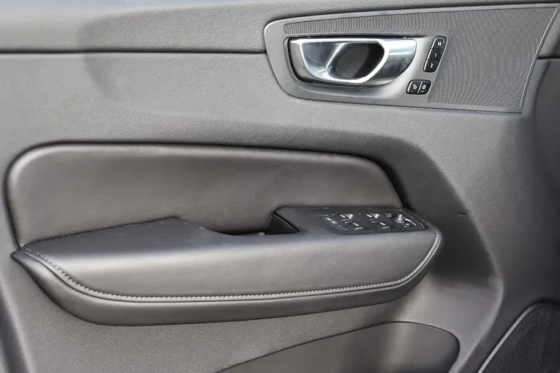 Volvo XC60 din 2024 cu 21.805 km - oferta VOL120652 - foto 10