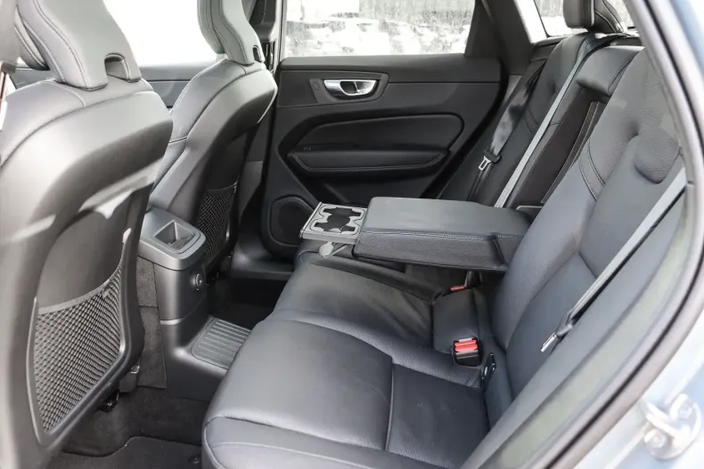 Volvo XC60 din 2024 cu 21.805 km - oferta VOL120652 - foto 13