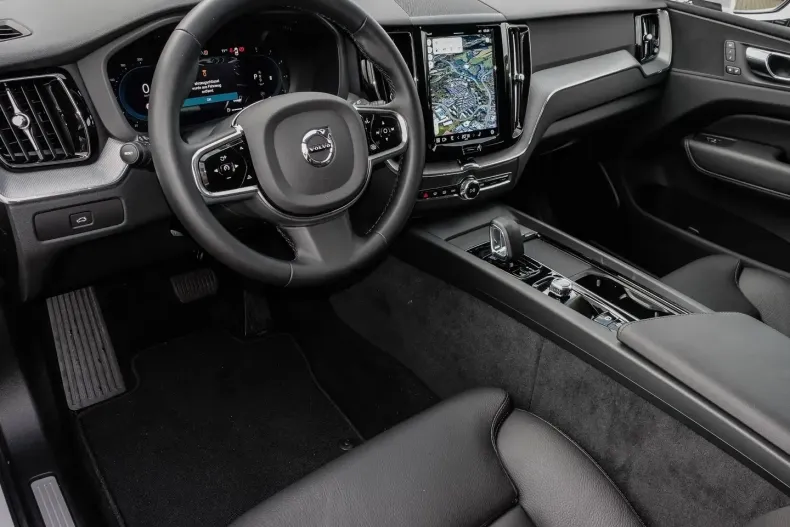 Volvo XC60 din 2024 cu 5.000 km - oferta VOL120656 - foto 6