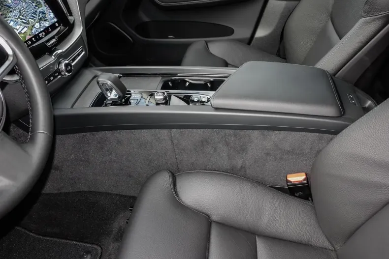 Volvo XC60 din 2024 cu 5.000 km - oferta VOL120656 - foto 12