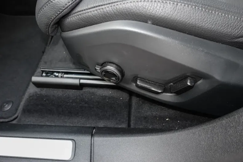 Volvo XC60 din 2024 cu 5.000 km - oferta VOL120656 - foto 13