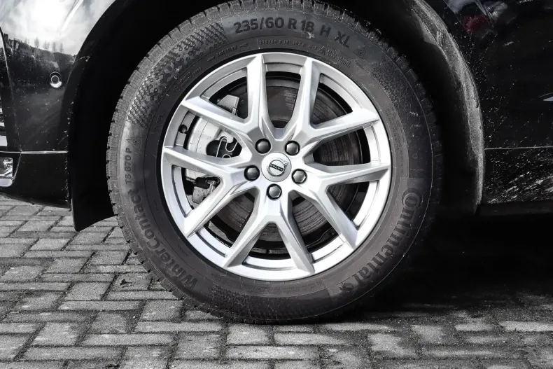 Volvo XC60 din 2024 cu 18.744 km - oferta VOL120658 - foto 3