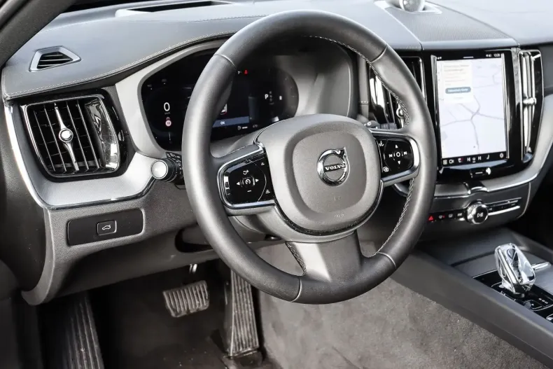 Volvo XC60 din 2024 cu 18.744 km - oferta VOL120658 - foto 4