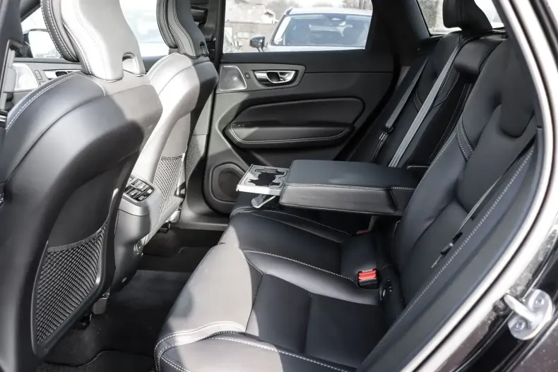 Volvo XC60 din 2024 cu 18.744 km - oferta VOL120658 - foto 14