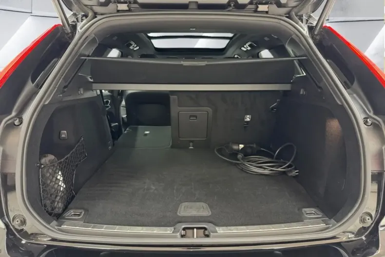 Volvo XC60 din 2024 cu 25.597 km - oferta VOL120659 - foto 13