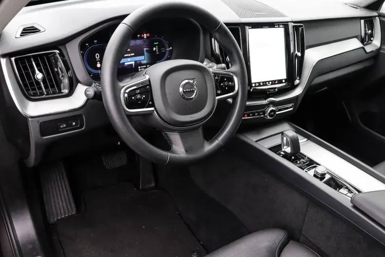 Volvo XC60 din 2024 cu 26.125 km - oferta VOL120660 - foto 4