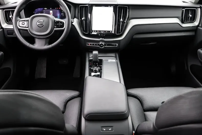 Volvo XC60 din 2024 cu 26.125 km - oferta VOL120660 - foto 5